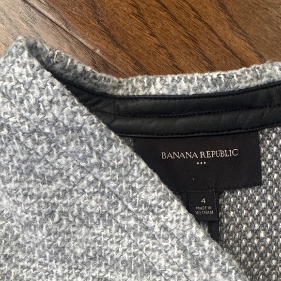 Banana Republic Factory wrap jacket with black trim - Picture 5 of 8